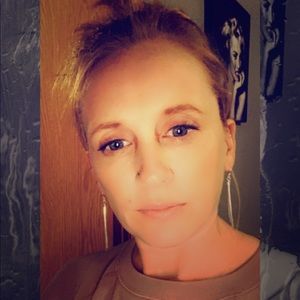 Meet your Posher, Charity